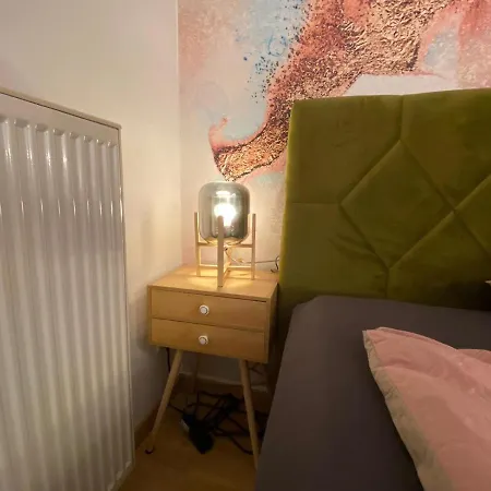 Suitable Living - Luxury Apartment With Balcony And Fast Wifi Apartment Essen